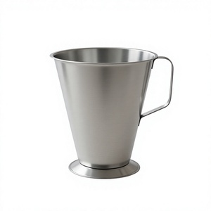 Verseuse graduée en acier inoxydable A-1 VERITAS 1,5 L avec bec verseur pour laboratoire et cuisine - Product Image 1