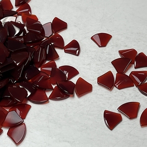 Pierre d'agate rouge en forme d'éventail 8x8mm 10x10mm 12x12mm pour la fabrication de pendentifs et de boucles d'oreilles - Product Image 5