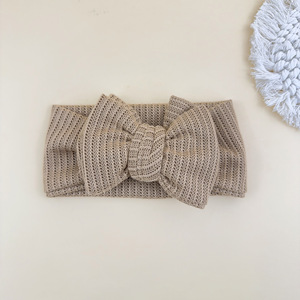 Bandeau pour bébé style Ins, européen et américain, nouveau modèle d'hiver, <span class=keywords><strong>à</strong></span> nœud double couche avec nœud, protège la fontanelle, pour tout-petits de 0 <span class=keywords><strong>à</strong></span> 3 ans - Product Image 2