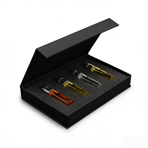 ชุดกล่องของขวัญน้ำหอมแบบขายส่ง 4 ชิ้น ขนาด 10 มล. ขวดแก้วแบบลูกกลิ้งเติมได้ พร้อมบรรจุภัณฑ์พิมพ์ลายตามสั่งสำหรับเครื่องสำอาง - Product Image 1