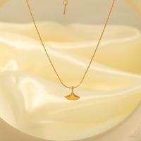 Nouveau collier de Style feuille de Ginkgo en acier inoxydable Type de personnalité Unique jupe Biloba pendentif élégant accessoire pour femme Non-fading