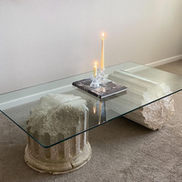 Table rétro pour la décoration du salon, pieds de table colonne romaine antique