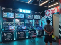 Yulong Sports pistolet de tir réel maître Q4 modèle monnayeur anglais tir Arcade simulateur pistolet jeu Machine 1-4 joueurs
