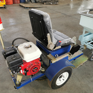 Máquina de pintura termoplástica para señalización vial Showway Line Driver, con motor de gasolina de 5.5HP, dos plataformas para los pies, modelo SW-11. - Product Image 3