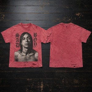 T-shirt grafica rosa acid wash in jersey di cotone 100% con stampa ritratto Sad Boy Iggy Pop, effetto distressed con fori, streetwear Metour all'ingrosso - Product Image 2