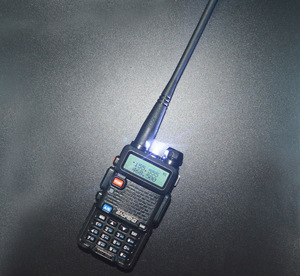 Walkie-talkie Baofeng UV-5R de 5W con Control Remoto VHF, Radio de Doble Banda Portátil, Precio Más Bajo de Fábrica en China - Product Image 1
