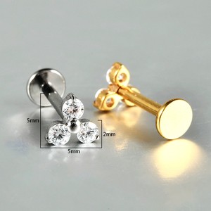 G23 Titan Gold Silber Farbe Triple CZ Knorpel Helix Ohrring <span class=keywords><strong>Triune</strong></span> CZ Tragus Stud Conch Ohrläppchen Lippen Piercing Schmuck Neu - Product Image 4