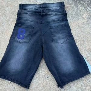 กางเกงยีนส์ขาสั้นผู้ชายแบบถัก ระบายอากาศได้ดี สไตล์วินเทจ ล้างสีแบบแอซิด เอวกลาง ทรงหลวม ขาตรง แต่งขอบรุ่ย ขาดๆ - Product Image 5