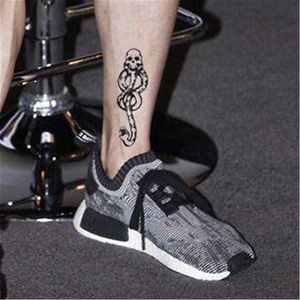 Nueva moda Tribal cuerpo temporal Sexy Cool Black Skeleton Skull Snake Tattoo Sticker - Product Image 1