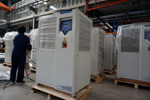 8HP 19.6kw Tanque interior y bomba de agua Industria de caucho y plástico Enfriador refrigerado por aire - Product Image 2