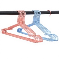 Cintres métalliques robustes en PE thermolaqué, anti-rouille, antidérapants, avec rainures pour vêtements humides et secs, vente en gros
