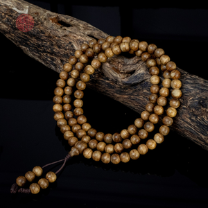 สร้อยข้อมือประคำไม้กฤษณา 108 เม็ด ขนาด 6 มม. เกรด 1 ไม้กฤษณาหายาก กลิ่นหอมธรรมชาติเข้มข้น เครื่องประดับสำหรับการทำสมาธิ - Product Image 4