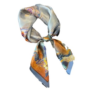 Écharpe <span class=keywords><strong>de</strong></span> luxe 100% soie <span class=keywords><strong>de</strong></span> mûrier avec col en écharpe - Motif Apsaras volants <span class=keywords><strong>de</strong></span> Dunhuang, en crêpe <span class=keywords><strong>de</strong></span> Chine - Product Image 4