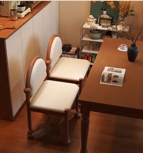 Chaise de salle à manger française en bois, rembourrée en tissu beige, style vintage élégant pour salle à manger, salon - Product Image 3