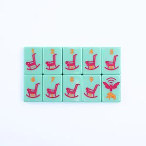 Sillón mecedora <span class=keywords><strong>de</strong></span> madera <span class=keywords><strong>de</strong></span> sauce verde menta con grabado, estilo Boutique Derby Garden Party, para Mahjong americano, con 160 fichas, coleccionable. - Product Image 5