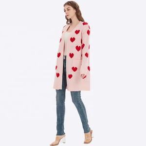 Vente en gros Pull cardigan long en tricot pour la Saint-<span class=keywords><strong>Valentin</strong></span> Coupe ample Col V Pulls pour femmes à motifs de cœurs pour la Saint-<span class=keywords><strong>Valentin</strong></span> - Product Image 6