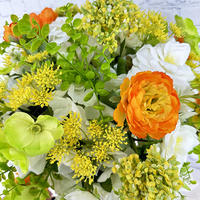 Arrangement de fleurs artificielles mixtes faites à la main avec des fleurs blanches, vertes et oranges, style naturel, en polyester, pour mariage