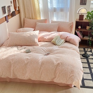 Juego de Ropa de Cama de Cuatro Piezas King Size 100% Algodón, Funda de Edredón Jacquard Rosa, Sábana y Fundas de Almohada para Uso Todo el Año en Hoteles de Lujo - Product Image 3