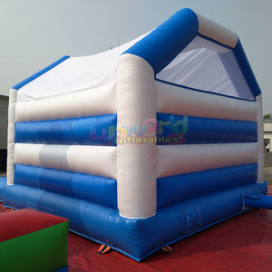 Castillo inflable infantil con diseño de pingüino - Product Image 3