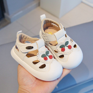 Chaussures pour bébé antidérapantes à semelle souple, sandales pour bébé brodées de cerises, chaussures d'été pour tout-petits - Product Image 4