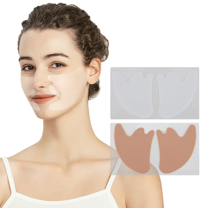 Venta al por mayor <span class=keywords><strong>de</strong></span> parches coreanos reutilizables para mascarilla facial, línea <span class=keywords><strong>de</strong></span> risa, elimina las arrugas, parches <span class=keywords><strong>de</strong></span> <span class=keywords><strong>hidrogel</strong></span> para mejillas - Product Image 1
