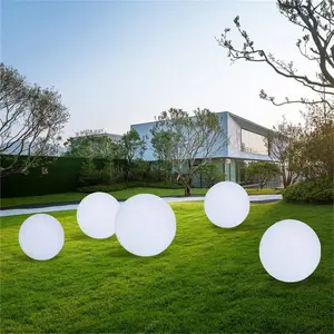 Lampadario a Sfera LED Solare da Esterno dal <span class=keywords><strong>Design</strong></span> <span class=keywords><strong>Moderno</strong></span>, Impermeabile, a Batteria, per Giardino e Ristorante, in Plastica - Product Image 1