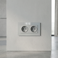 Prise murale double EU Schuko en verre trempé 146*86, 2 gangues, 16A 250V IP22 avec 1 port USB-A et 4 ports USB-C pour usage hospitalier