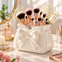 Boîte de rangement multifonctionnelle en plastique rectangulaire faite à la main pour le bureau, le salon, les pinceaux de maquillage, le porte-stylos de bureau