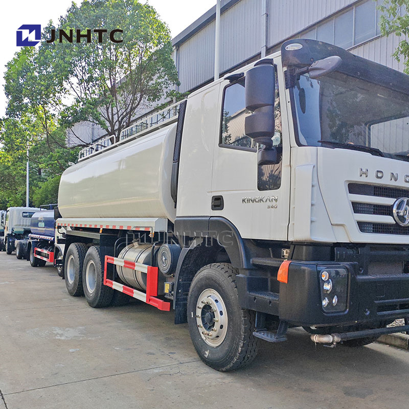 Водоразбрызгиватель Sinotruk Howo 6x4, 20 м3
