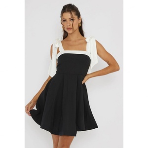 Vestido Mini Casual de Vacaciones con Escote Cuadrado, Sin Tirantes, Diseño Abierto en la Espalda, Estilo Sexy y Envolvente en el Pecho - Product Image 5