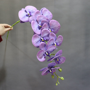Fiori Artificiali All'Ingrosso: Ghirlanda di Ortensie Viola e Bianche per Matrimoni o Natale, Decorazione per Corridoi, Fiori Finti - Product Image 3