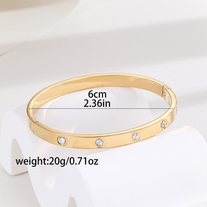 <span class=keywords><strong>Bracelet</strong></span> de luxe haut de gamme Gimmeling en acier titane électroplaqué, forme cœur, inaltérable, nouvelle collection 2024, style simple et original, vente en gros - Product Image 3
