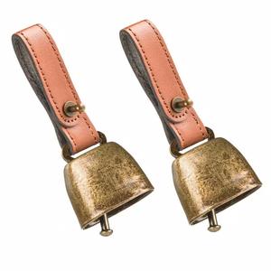 <span class=keywords><strong>Collar</strong></span> de perro al por mayor, <span class=keywords><strong>collar</strong></span> de campana duradero de cuero PU para mascotas, colgante de campana para actividades nocturnas ruidosas, accesorios para mascotas - Product Image 1