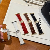 Bracelet magnétique Saturne à motif alligator de qualité supérieure pour femmes, compatible avec Apple Watch iwatch11 génération 10/987Ultra/SE