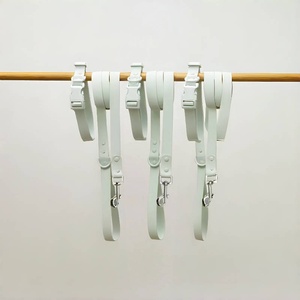 Wasserdichtes <span class=keywords><strong>PVC</strong></span>-Hundehalsband und Leine Set Geprägtes Design Einfarbig Langlebig für Kleine und Mittlere Hunde Haustierzubehör - Product Image 2