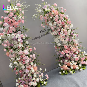 Arco de Flores Artificiales de Seda de Color Personalizado Hecho a Mano por LEDA para Decoraciones de Bodas y Eventos - Product Image 3