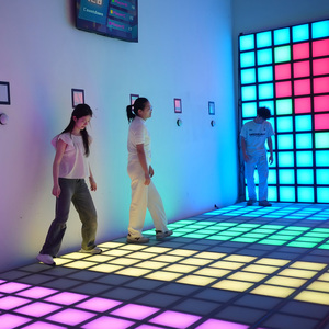 Mur de jeu interactif à grille de pixels LED pour jeux actifs, défi interactif créatif, jeu de grille à activer - Product Image 1