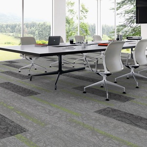 Dalles de moquette modernes en polypropylène à boucles, amorties, rayées, résistantes à l'eau et écologiques pour la maison - Vente en gros usine - Product Image 1