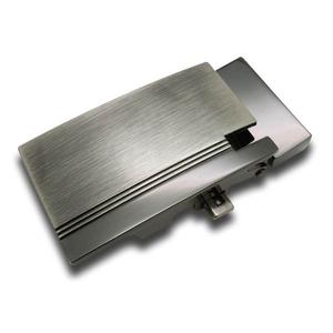 หัวเข็มขัดแบบปลดเร็วสำหรับผู้ชาย ทำจากโลหะผสมสังกะสีเคลือบสีดำด้าน |   ความกว้าง 33 มม. |   กลไกการล็อคที่แม่นยำ |   โลโก้แบบกำหนดเองของ OEM - Product Image 1