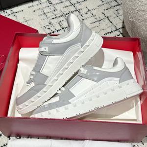 Chaussures de sport en cuir de luxe de haute qualité avec rivets, décontractées et de course, pour hommes et femmes, style sport et marche - Product Image 1