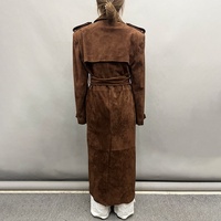 Jancoco Vintage Doppelreihiger Mantel mit Reverskragen aus echtem Leder für Damen, maßgeschneiderter Trenchcoat aus Wildleder mit Gürtel.