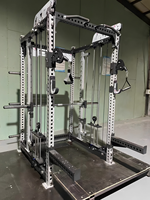 Station de musculation multifonctionnelle tout-en-un de qualité commerciale avec poulies doubles et rack de puissance robuste pour salle de sport à domicile