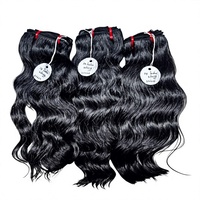 Cheveux humains indiens Remy légèrement ondulés, cheveux de temple du sud de l'Inde pour tissage de cheveux avec double trame machine