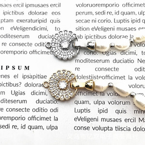Colgante con incrustaciones de circonita en forma de flor para la fabricación de collares 527856 - Product Image 3