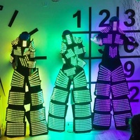 Costume de robot LED lumineux pour marcheur sur échasses, avec éclairage pour la danse et le cosplay, casque à pixels colorés, performance laser et écran luminescent