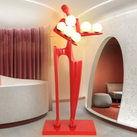 Lampadaire Sculpture de Serveur de Bienvenue, Lampe Statuette Post-moderne, Ornements Mannequin, Art Muséal, Lampe de Sol Rouge