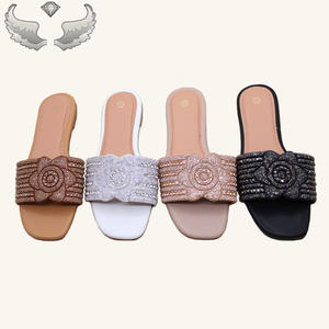 Sandales et pantoufles plates pour femmes, <span class=keywords><strong>de</strong></span> haute qualité, tendance, été, nouveau design, décontractées, avec strass, pour l'extérieur - Product Image 1