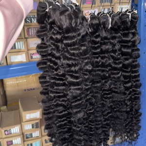 Extensions di <span class=keywords><strong>Capelli</strong></span> Ondulati <span class=keywords><strong>Naturali</strong></span> Grezzi Cambogiani All'Ingrosso, 100% <span class=keywords><strong>Capelli</strong></span> Grezzi con Cuticole Allineate, Fornitore di Fasci di <span class=keywords><strong>Capelli</strong></span> Umani Ricci Birmani Indiani - Product Image 6