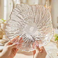 Plateau à fruits en verre en gros du fabricant, couleurs personnalisées, vaisselle transparente avec bord doré, ensemble d'assiettes irrégulières à motif floral pour mariage et maison