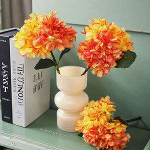 زهور هيدرانجيا اصطناعية جديدة من البلاستيك، واقعية وناعمة ومقاومة للماء وخفيفة الوزن، مصنوعة يدويًا بأسلوب أوروبي عتيق للديكور المنزلي - Product Image 1